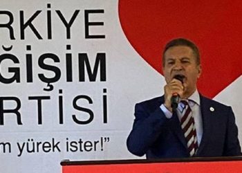 Mustafa Sarıgül'ün partisinde toplu istifa depremi: Genel başkan yardımcıları ile 11 ilin il ve ilçe başkanı istifa etti