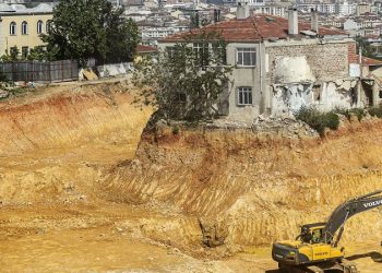 Müteahhitler: Uygun fiyata arsa bulmak imkânsız