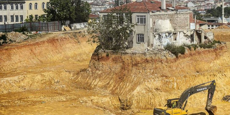 Müteahhitler: Uygun fiyata arsa bulmak imkânsız