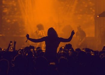 Müzik yasağının kaldırılmamasına tepki gösteren avukat Yücetürk: Tamamen yasaya aykırı