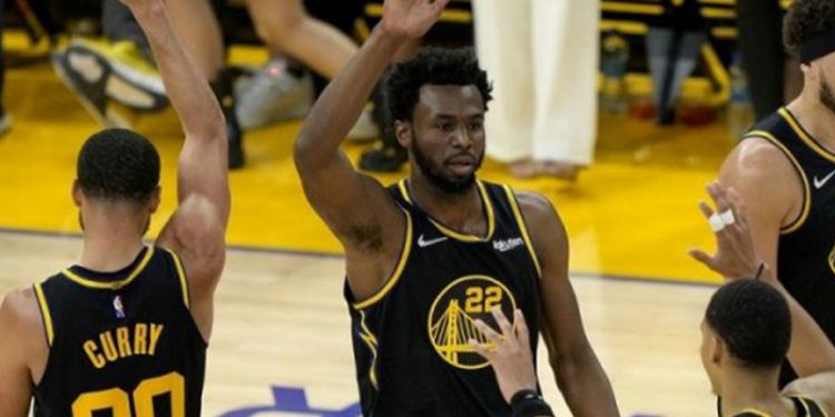 NBA konferans finalinde Golden State Warriors, Dallas Mavericks karşısında 1-0 öne geçti