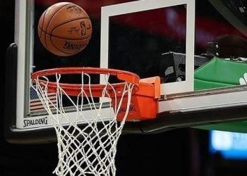 NBA'de Bucks ve Grizzlies yarı final beşinci maçlarını kazandı