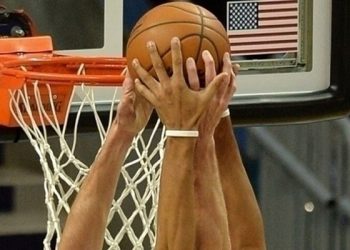NBA'de Bucks ve Warriors, serilerinde 2-1 öne geçti