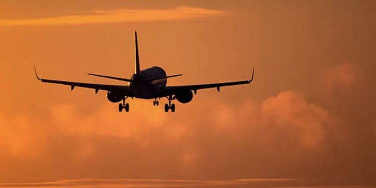 Nepal'de 22 kişiyi taşıyan uçak kayboldu