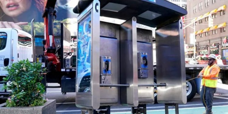 New York'ta son ankesörlü telefon da kaldırıldı: Müzede sergilenecek