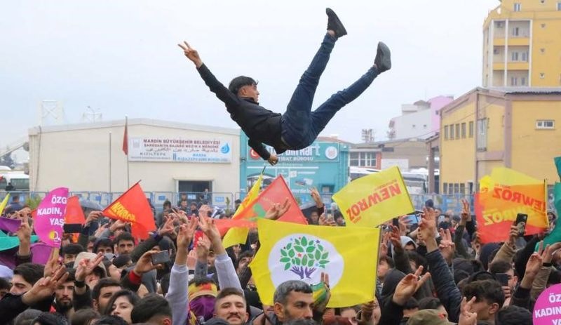 Newroz’a katılanların evlerine baskın: Çok sayıda gözaltı