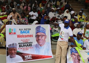 Nijerya'da başkanlık adaylığı için 10 bakan istifa etti