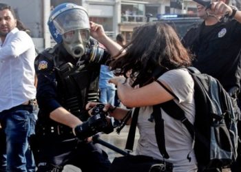 Nisan’da hak ihlalleri: Polis, 45 basın açıklamasına saldırdı