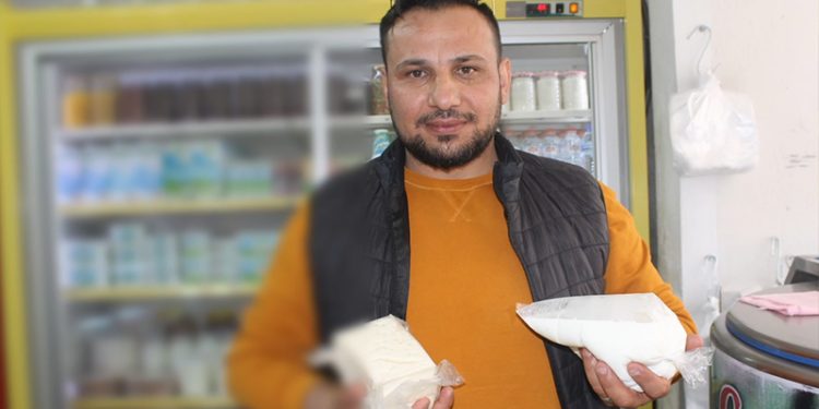 Niğdeli süt satıcısı: Maalesef aileler çocuklarına 1 litre süt alamaz hale geldi