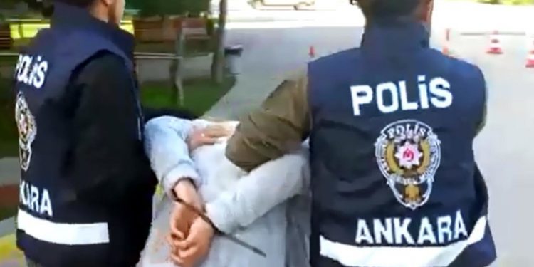 ODTÜ bahar şenliğinde 'terör propagandası' gerekçesiyle ev baskınları