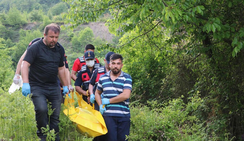 Ormanlık alanda kimliği belirsiz erkek cesedi bulundu