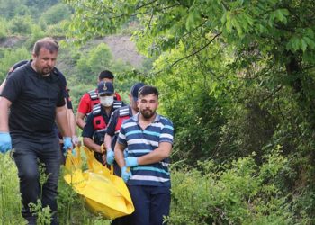 Ormanlık alanda kimliği belirsiz erkek cesedi bulundu