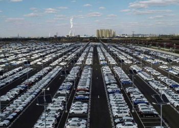 Otomotiv devinden üretimi durdurma kararı