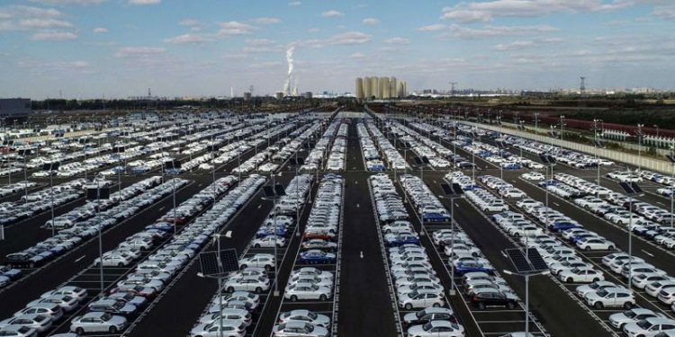 Otomotiv devinden üretimi durdurma kararı