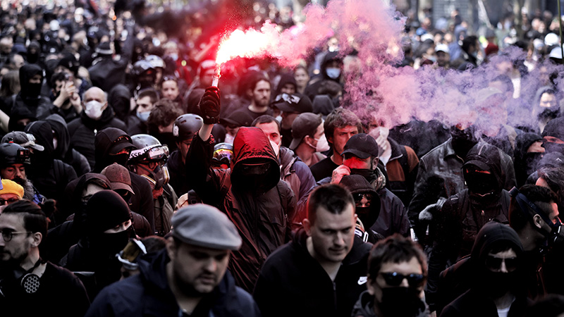 Paris’te olaylı 1 Mayıs kutlaması