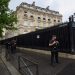 Paris'te Katar Büyükelçiliğine girmek isteyen bir kişi güvenlik görevlisini öldürdü