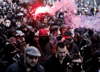 Paris’te olaylı 1 Mayıs kutlaması