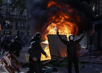 Paris’teki 1 Mayıs kutlamalarında 54 kişi gözaltına alındı