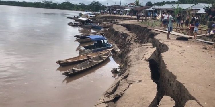 Peru'da 7.2 büyüklüğünde deprem