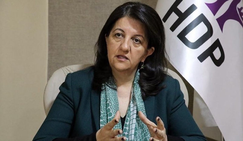 Pervin Buldan, Kürtçe yasağına 'Dar Hejiroke' şarkısını canlı yayında söyleyerek tepki gösterdi