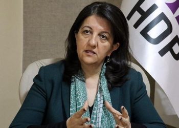 Pervin Buldan, Kürtçe yasağına 'Dar Hejiroke' şarkısını canlı yayında söyleyerek tepki gösterdi