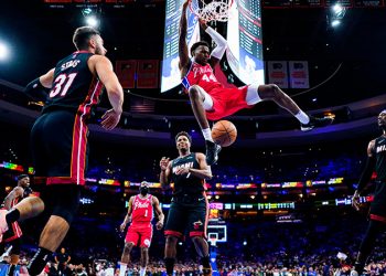 Philadelphia ve Dallas serilerinde eşitliği yakaladı