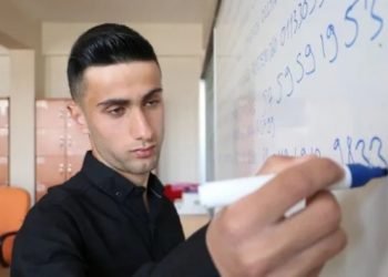 Pi sayısının virg&uuml;lden sonraki 3 bin 600 basamağını ezbere okudu