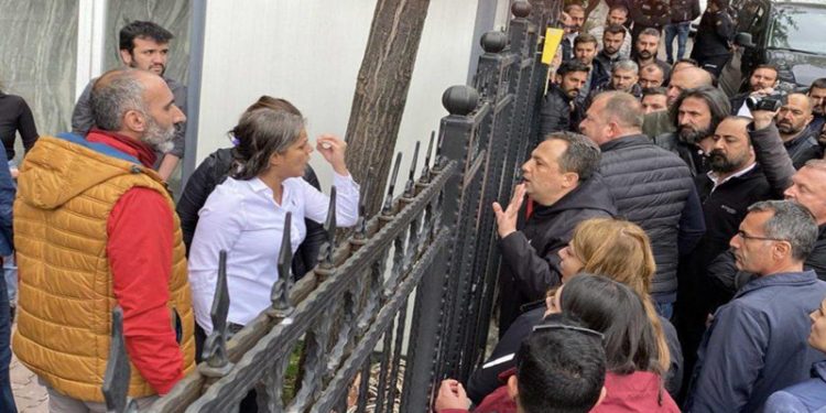 Polisin tehdit ettiği Ayşe Acar Başaran: Ana muhalefet olması gereken refleksi gösteremedi