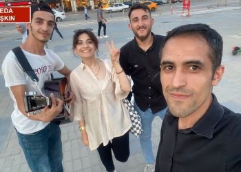 Polisten saldırgana değil, Kürtçe söyleyen müzisyenlere müdahale