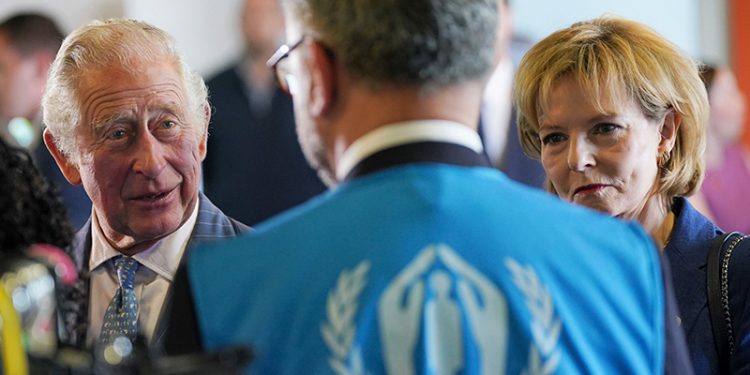 Prens Charles, Romanya'daki Ukraynalı mültecileri ziyaret etti
