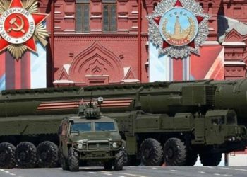 Putin, Batı’ya gözdağı verdi: Nükleer füzeler meydanlara indi