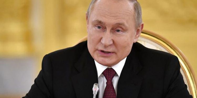 Putin: Bazı AB ülkelerinin Rus petrolünü tamamen bırakması imkansız
