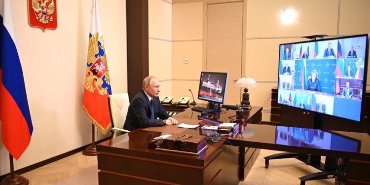 Putin, Rusya Güvenlik Konseyi'nde Finlandiya ve İsveç'in NATO'ya başvuru gündemini değerlendirdi