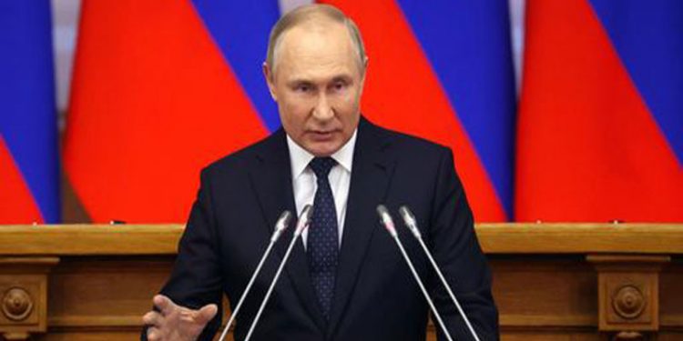 Putin'den karşı atak: Yaptırım uygulayan ülkelere ihracat yasaklandı