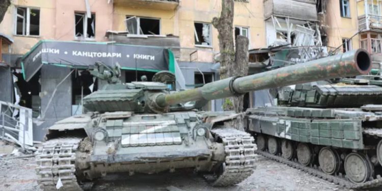 Putin'in, 9 Mayıs Zafer Günü'nde Mariupol'de gövde gösterisi yapacağı düşünülüyor