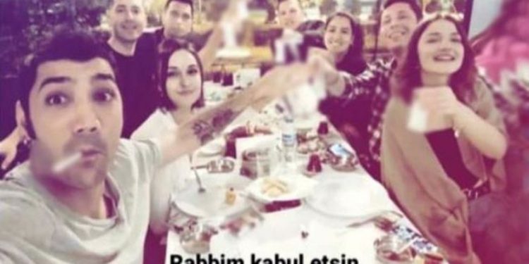 'Rakı sofrası paylaştığı için' mahkemeye sevkedilen Pegasus çalışanı serbest bırakıldı