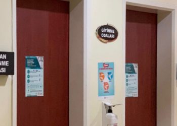 Rekt&ouml;rden b&uuml;y&uuml;k icraat! Soyunma odasını giyinme odası yaptı