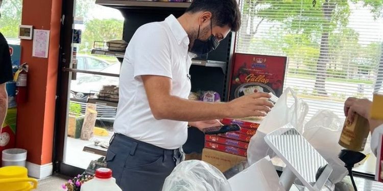 Reza Zarrab markette alışveriş yaparken görüntülendi