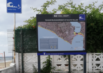 Riskli bölgeler sıralandı: İstanbul'da 17 ilçeye 100 tsunami tabelası