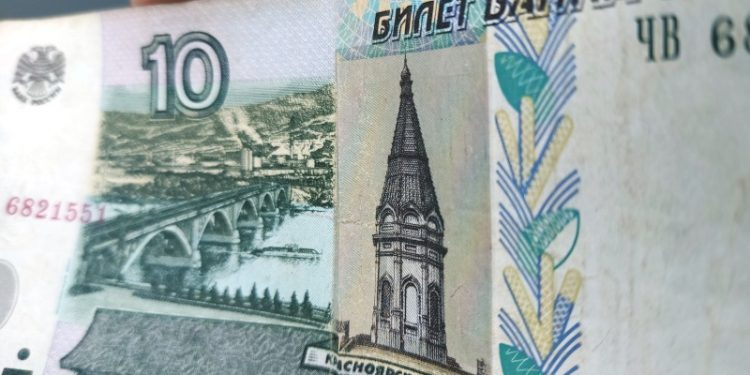 Rus rublesinin değeri son beş yılın zirvesinde
