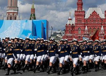 Rusya, 40 yaş üstü vatandaşların ve 30 yaş üstü yabancıların orduya kaydolmalarının yolunu açıyor