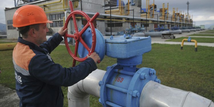 Rusya Finlandiya'ya gaz tedariğini durduruyor