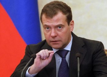 Rusya'nın eski devlet başkanı Medvedev, ABD'nin Ukrayna'ya yardım etmesine tepki gösterdi
