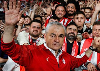 Rıza Çalımbay’dan şampiyonluk sonrası Stefan Kuntz’a sitem