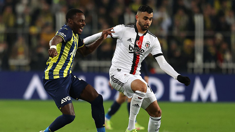 Süper Lig'de sezonun son derbisi; Beşiktaş, Fenerbahçe'yi konuk ediyor