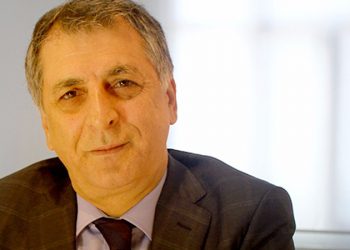 Sabah yazarı Övür: Türkiye'nin makro düzeydeki ekonomik göstergeleri hiç de fena deği ama aynı zamanda akıl almaz bir hayat pahalılığı var ve enflasyon da dizginlenemiyor