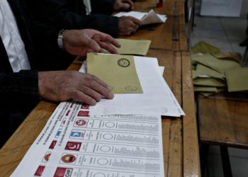 Se&ccedil;imlere girme yeterliliğine sahip siyasi parti sayısı 27'ye &ccedil;ıktı