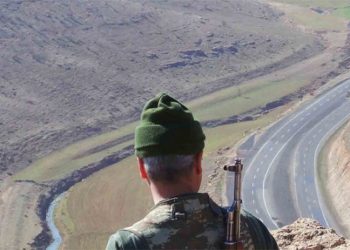 Silah bırakan korucuların aileleri: Kimse kendi halkına ihanet etmemeli, Kürtler birbirine sahip çıkmalı
