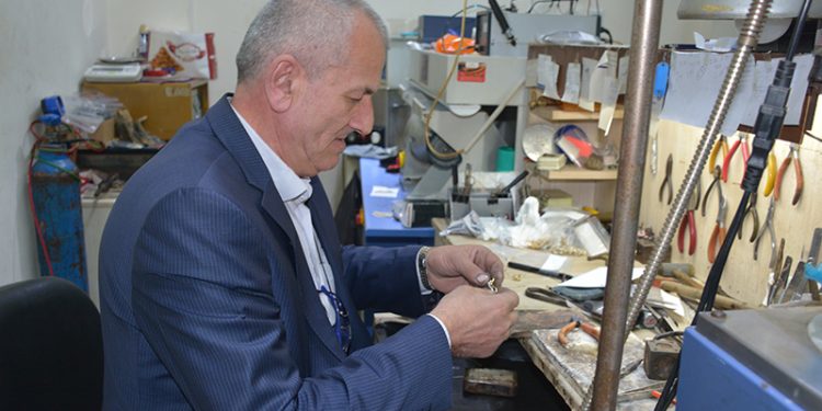 Sinoplu esnaf: Dükkanı yürütmek için emekli maaşımdan takviye yapıyorum