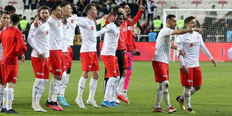 Sivasspor tarihinde ilk kez kupada final heyecanı yaşayacak